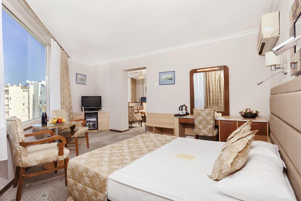 Izmir Palas Hotel Ruang foto