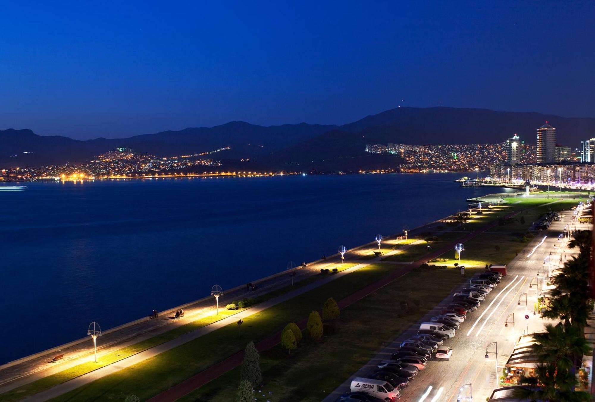 Izmir Palas Hotel Bagian luar foto