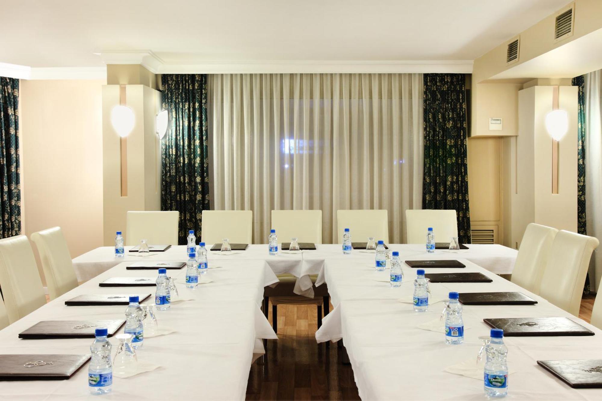 Izmir Palas Hotel Bagian luar foto