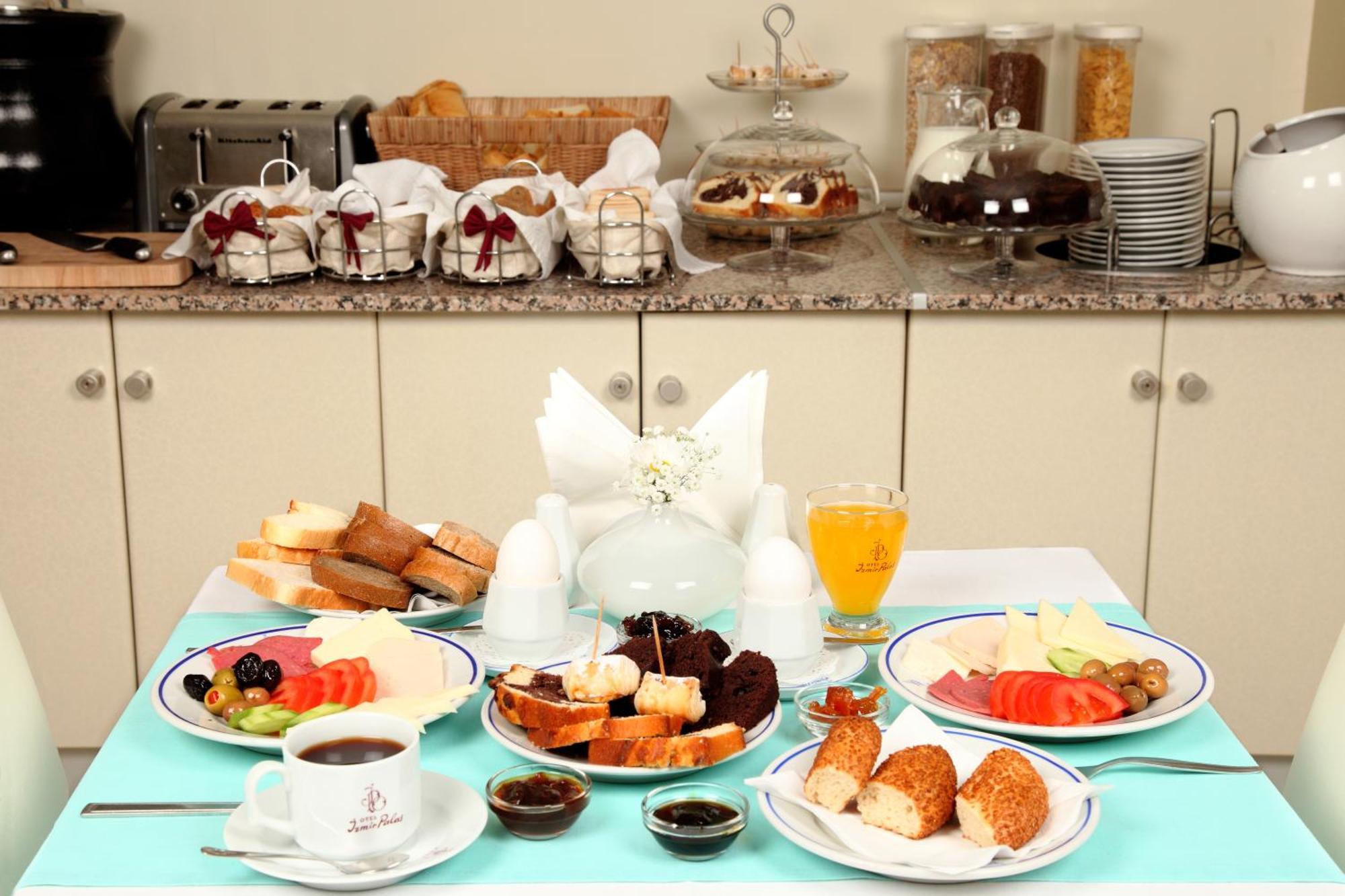 Izmir Palas Hotel Bagian luar foto